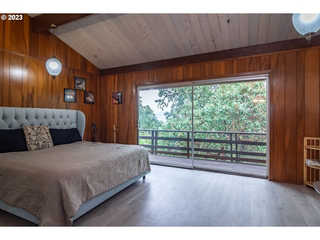 1751 FAIRHILL Dr, Roseburg, OR 97471