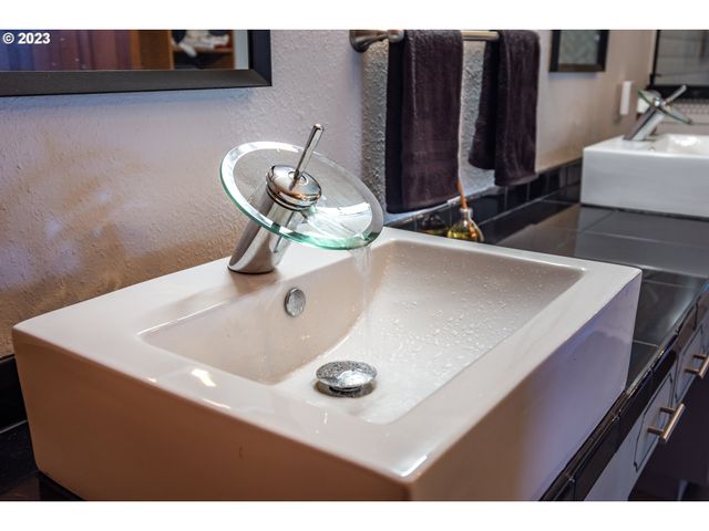 1751 FAIRHILL Dr, Roseburg, OR 97471