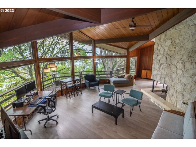 1751 FAIRHILL Dr, Roseburg, OR 97471