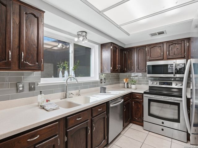 8110 Timber Grove, San Antonio, TX 78250