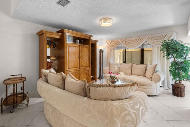 3404 Emerald Oaks Drive 803, Hollywood, FL 33021