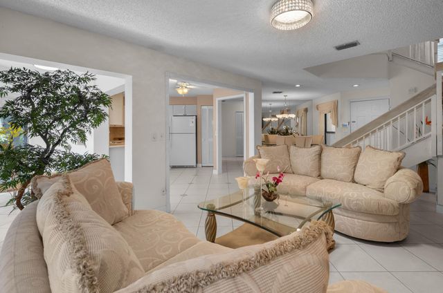 3404 Emerald Oaks Drive 803, Hollywood, FL 33021