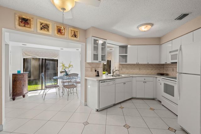 3404 Emerald Oaks Drive 803, Hollywood, FL 33021