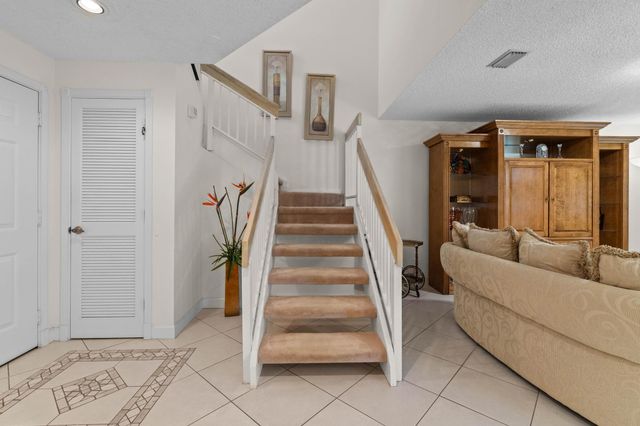 3404 Emerald Oaks Drive 803, Hollywood, FL 33021