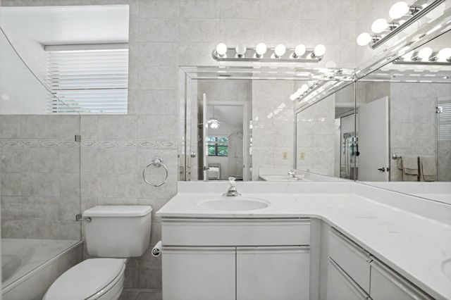 3404 Emerald Oaks Drive 803, Hollywood, FL 33021