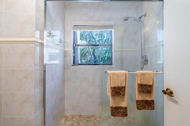 3404 Emerald Oaks Drive 803, Hollywood, FL 33021