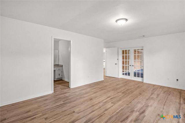 220 Briarmeadow Lane, Victoria, TX 77904