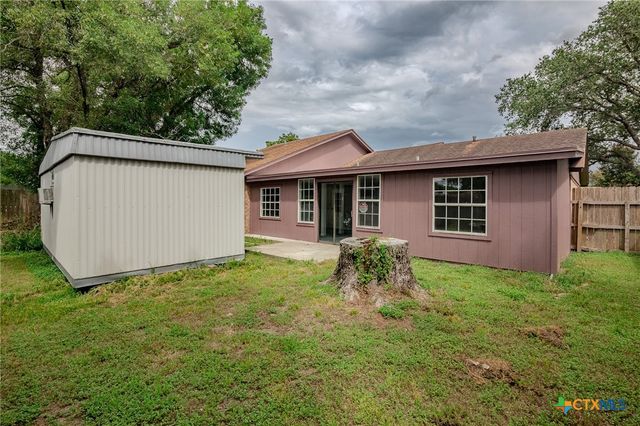 220 Briarmeadow Lane, Victoria, TX 77904