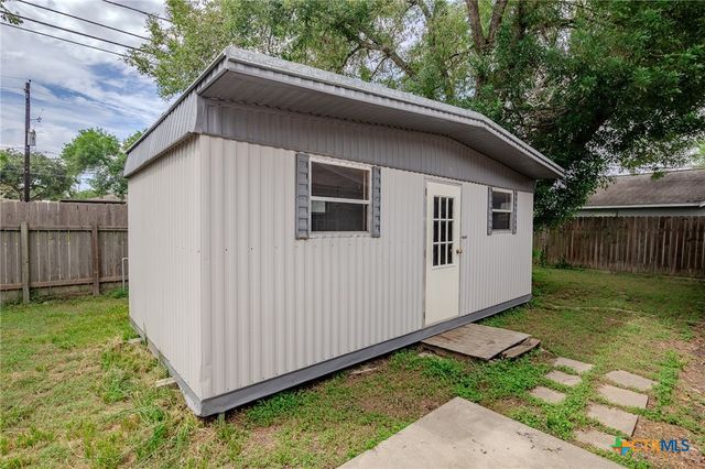 220 Briarmeadow Lane, Victoria, TX 77904