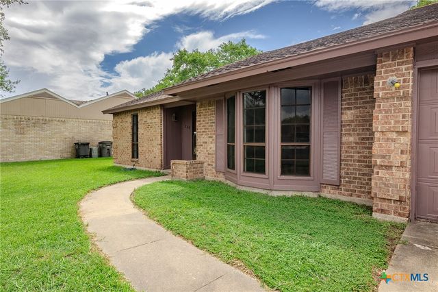 220 Briarmeadow Lane, Victoria, TX 77904