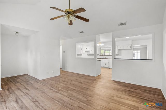 220 Briarmeadow Lane, Victoria, TX 77904
