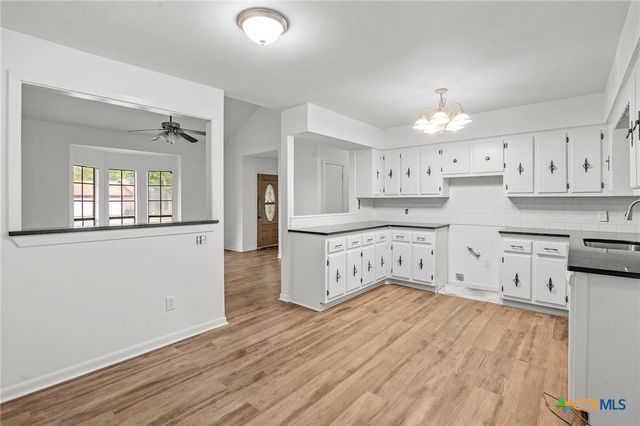 220 Briarmeadow Lane, Victoria, TX 77904