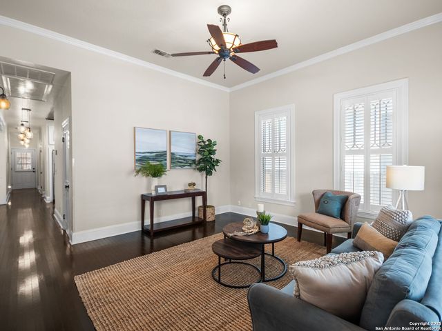 126 daniel, San Antonio, TX 78204