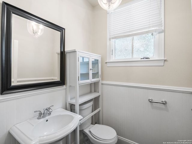 126 daniel, San Antonio, TX 78204