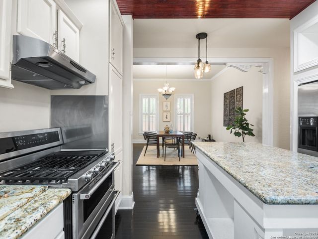 126 daniel, San Antonio, TX 78204