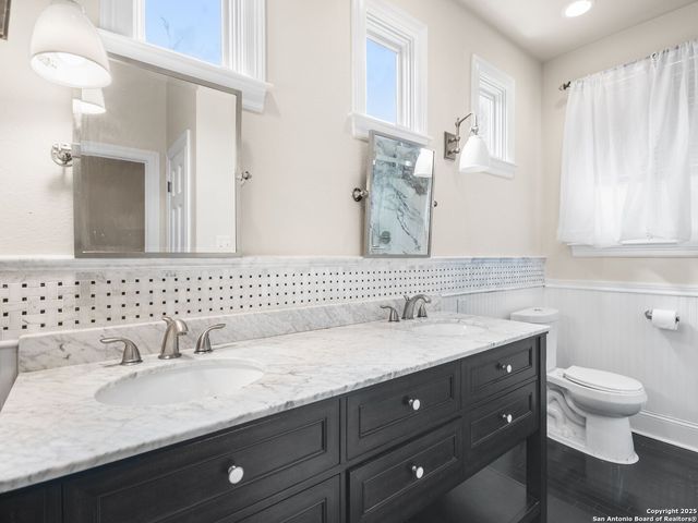 126 daniel, San Antonio, TX 78204