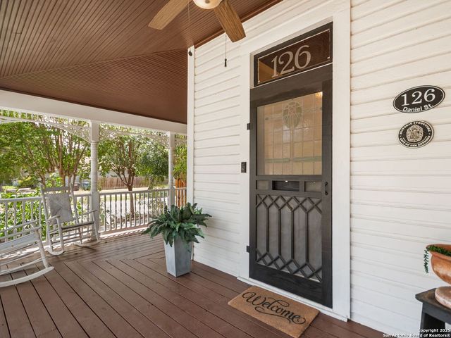 126 daniel, San Antonio, TX 78204