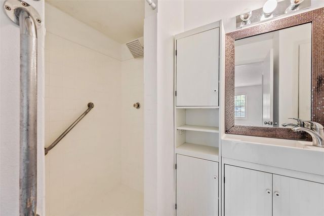 107 SEAHORSE DRIVE SE A, St Petersburg, FL 33705