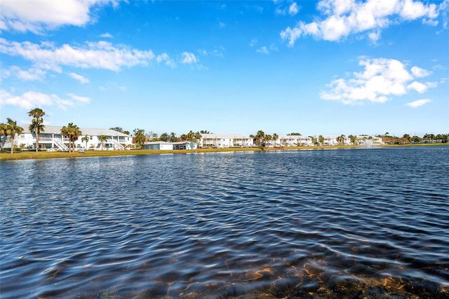 107 SEAHORSE DRIVE SE A, St Petersburg, FL 33705
