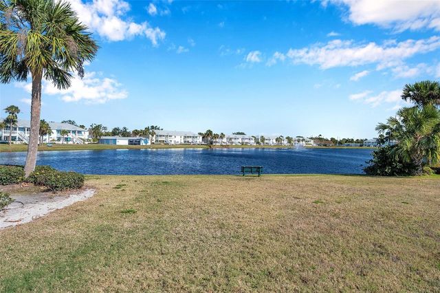 107 SEAHORSE DRIVE SE A, St Petersburg, FL 33705