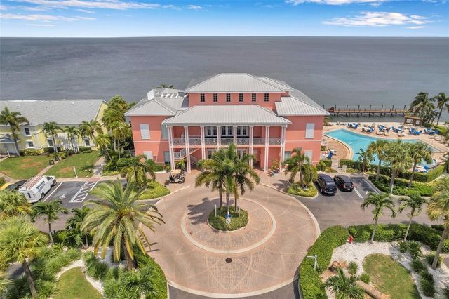 107 SEAHORSE DRIVE SE A, St Petersburg, FL 33705