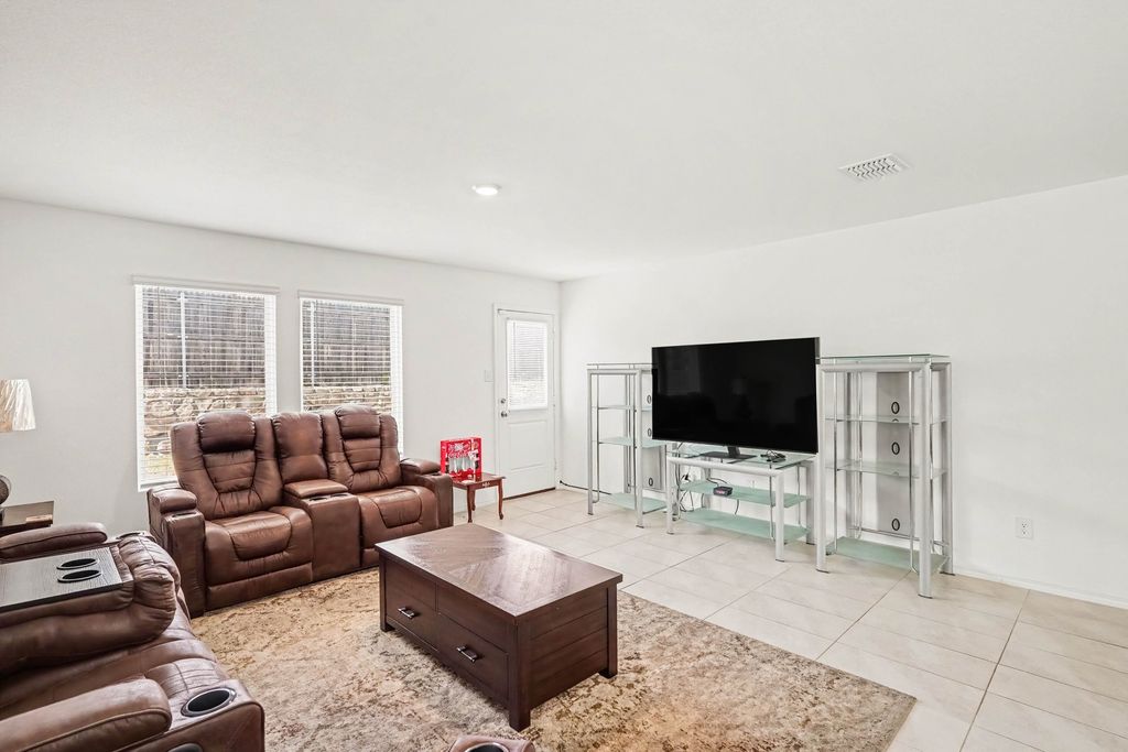 2908 Roy Road, Fort Worth, TX 76119 — photo 5