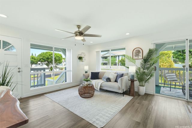 94-828 Lumiauau Street M201, Waipahu, HI 96797