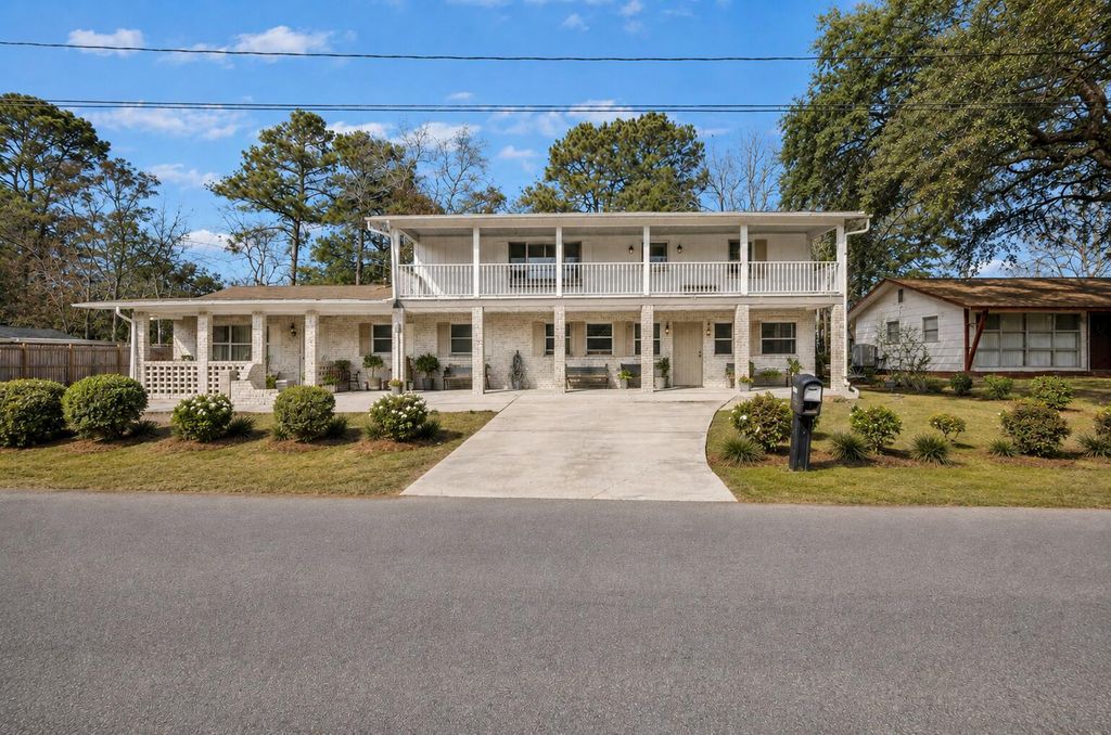 1520 Acacia Street, Charleston, SC 29407