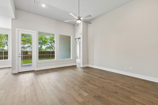 1013 Goldenrod Drive, Justin, TX 76247