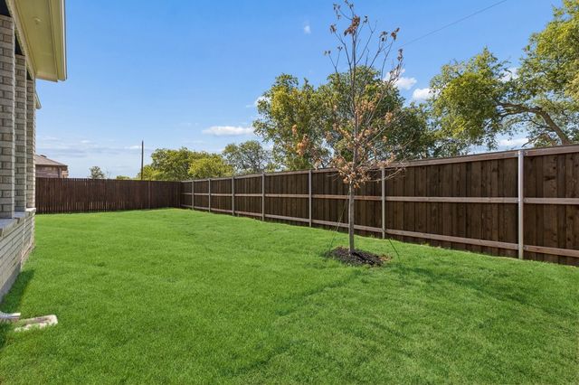 1013 Goldenrod Drive, Justin, TX 76247
