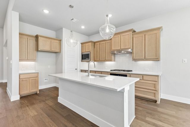 1013 Goldenrod Drive, Justin, TX 76247