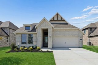 1013 Goldenrod Drive, Justin, TX 76247