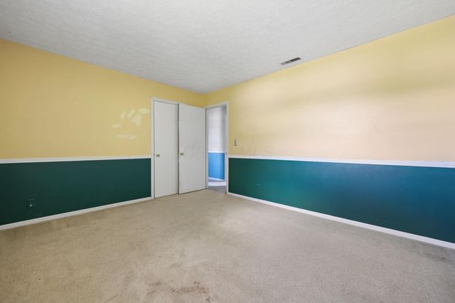 7675 Lake Drive Road, Heath, OH 43056