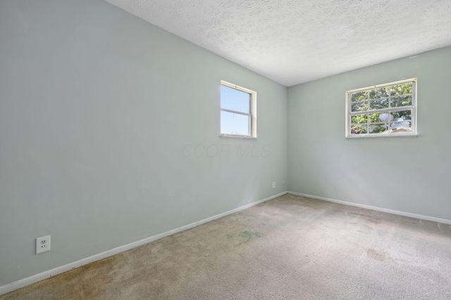 7675 Lake Drive Road, Heath, OH 43056