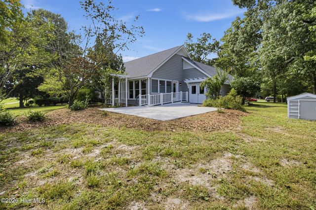 711 N Green Tee Road, Hampstead, NC 28443