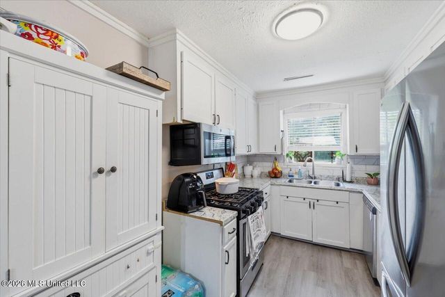 216 Pemberton Drive, Pearl, MS 39208