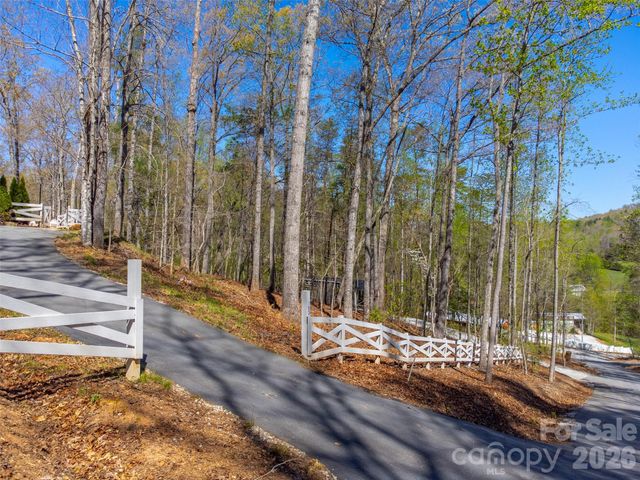 163 Simplicity Woods Drive, Franklin, NC 28734