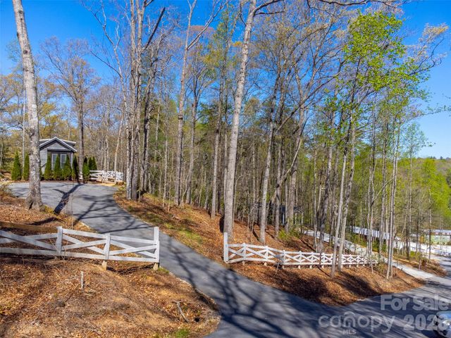 163 Simplicity Woods Drive, Franklin, NC 28734