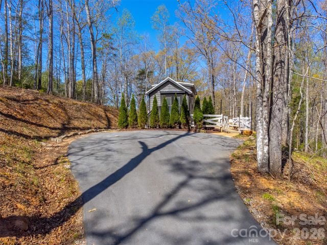 163 Simplicity Woods Drive, Franklin, NC 28734