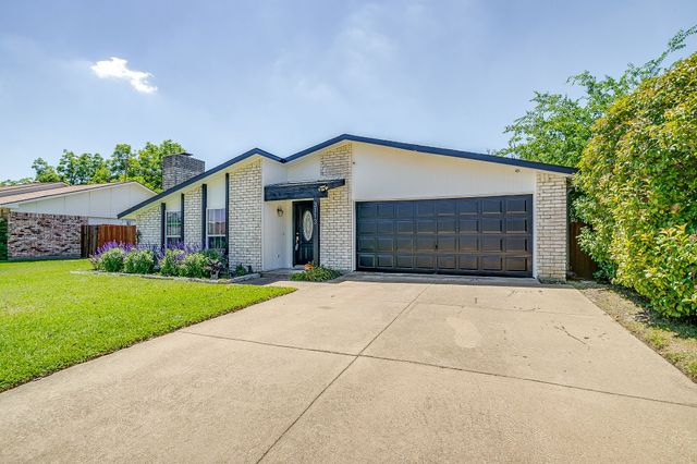 3113 Spring Grove Drive, Bedford, TX 76021