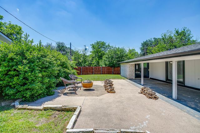 3113 Spring Grove Drive, Bedford, TX 76021