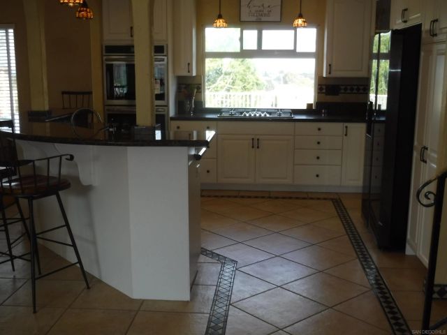 9068 Ellingham St, San Diego, CA 92129