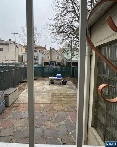 255 Franklin Street, Elizabeth, NJ 07206