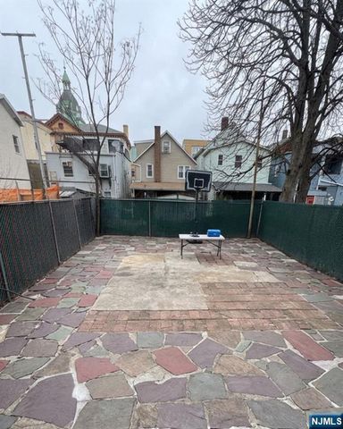 255 Franklin Street, Elizabeth, NJ 07206