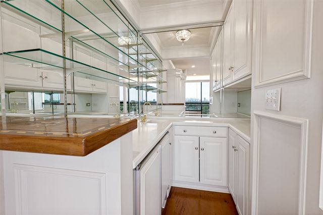 6335 W Northwest Highway 918, Dallas, TX 75225