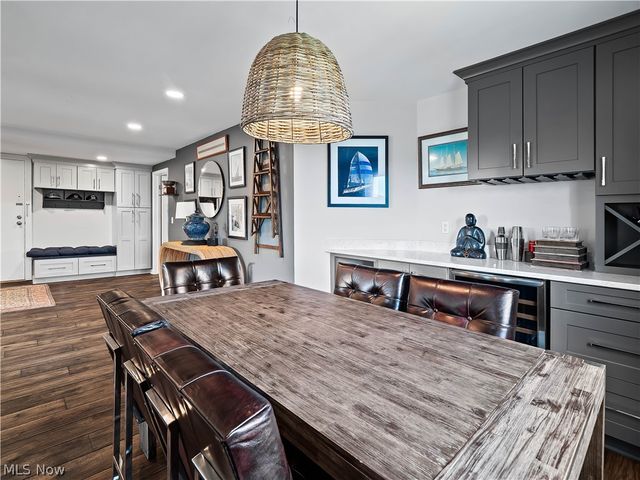 19000 Lake Road, Rocky River, OH 44116