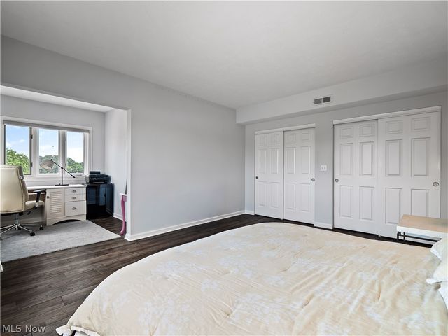 19000 Lake Road, Rocky River, OH 44116