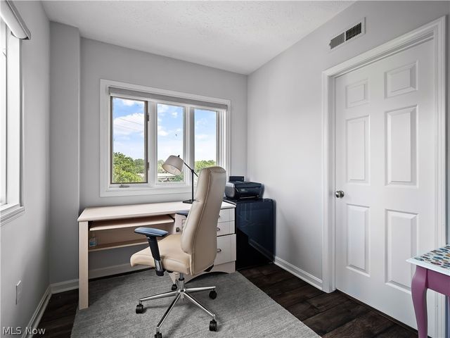 19000 Lake Road, Rocky River, OH 44116