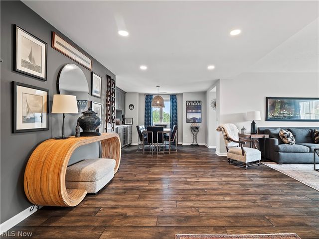 19000 Lake Road, Rocky River, OH 44116