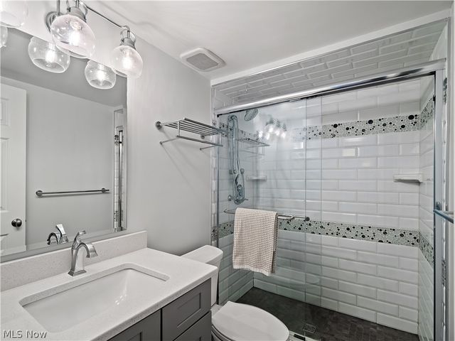 19000 Lake Road, Rocky River, OH 44116